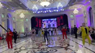 Акжибек шоу интерактивный танец с гостями Алматы интерактив Асхат пен Ерканат тамада 87473509856