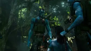 Cena Avatar 2: Lo’ak mostra seus dedos