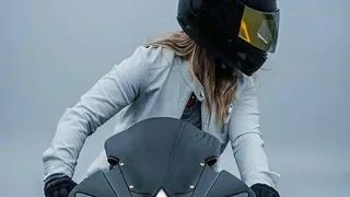 Hot girl Desi Stunt#shorts #trending #viral #ktm #bikestunt