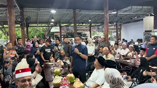 ANIES BERI SAMBUTAN DI WARUNG KOPI PAK HAJI