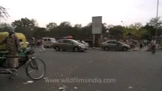 Dust storm and mid-day darkness in Delhi