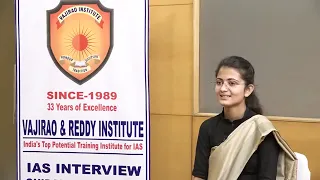 Divya Tanwar IAS Topper (Hindi Medium) Mock Interview 2022 | Vajirao & Reddy Institute