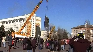 Демонтаж памятника Дзержинскому в Днепродзержинске