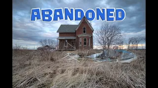 Exploring a Spine-Chilling Abandoned Ontario Farmhouse! 😱🏚️