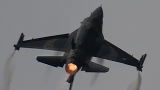 4Kᵁᴴᴰ F-16C "SOLOTURK" Demo with brutal 9G Turns !!