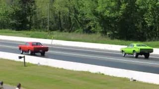 Plymouth Duster vs Plymouth Roadrunner