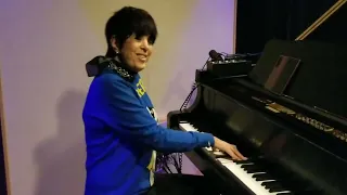 Diane Warren performing her song 'Fire Inside'