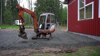 Surfacing parking place with gravel & crushed stone