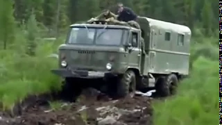 Russian army truck GAZ 66 runs hard off road   Шишига вне дороги