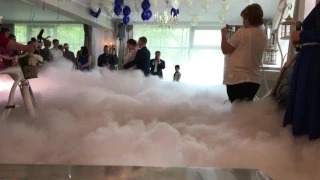 Первый свадебный танец в облаках тяжёлого дыма на основе сухого льда от дым.рус и dryice.pro