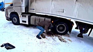 ‼️Реалии Зимнего Дальнобоя‼️ Помощь на дороге❄Шоферское Братство💪