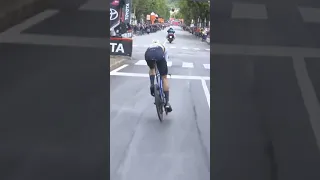 Filippo Ganna signals radio fault but still wins Giro d’Italia TT #Shorts