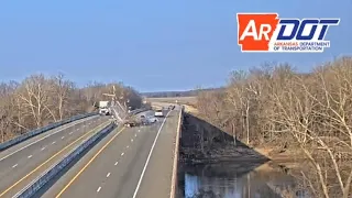 [HORROR] Arkansas: Distracted Driver Plows Into Pickup Truck Sending Debris Flying EVERYWHERE