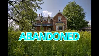 Exploring the Secrets of a Classic Ontario Abandoned Farmhouse (UNTOUCHED!)