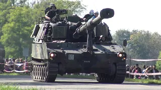 Panzer M-109 (Panzerhaubitze) Self Propelled Howitzer in action - great!