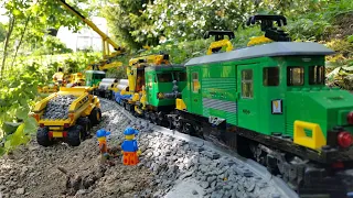 LEGO Cargo Train 7898 - Underway to the Railroad at the Hillside in the Garden - Construction Pt. 12