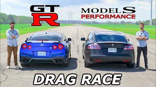 2020 Tesla Model S Performance vs Nissan GT-R // DRAG & ROLL RACE
