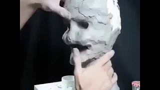 Sculpting Pennywise Timelapse Sculpt And Airbrush Demo_Credit_ Lorecraft