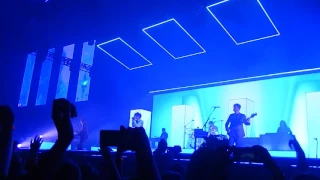 The 1975 - Somebody Else live @ London O2 Arena - 16/12/16