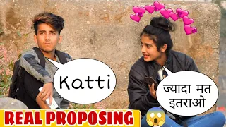 Real Proposing on cuteest girl || kitni awesome hai yaarrr😍 |l Prank in india
