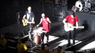 Blink 182 Manchester o2 Apollo 24/7/12 - Wasting Time - Acoustic with Travis