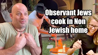 Observant Jews Cook in Non Jewish Home 🇬🇹