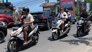 Bali prohíbe a los turistas que circulen en motocicleta debido a accidentes