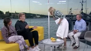 Norwegian TV-host throws up on guest on live TV