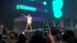 Bad Bunny - YONAGUNI (En Vivo)