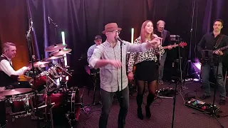 'Uptown Funk' (Bruno Mars) Live Cover by tuneD