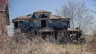 Neat 139 year old Abandoned Southern Farm House in Tennessee