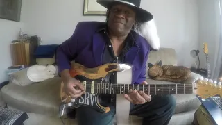 STEVIE RAY VAUGHAN MUST KNOW SECRETS LEAD LICKS AND TRICKS w/ CHRIS BELL