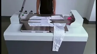 Automatic shirt folding machine