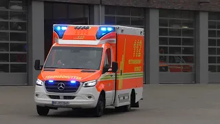 Rettungswagens , Feuerwehr & Notarzt Berufsfeuerwehr Krefeld Feuerwache 1 auf Einsatzfahrten