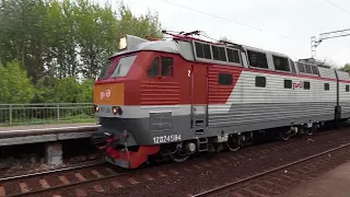 чс-7 229 и чс-7 009 с пассажирским поездом из калининграда в москву проезжают станцию здравица