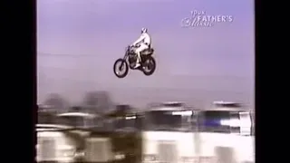 Evel Knievel clears 11 Mack Trucks! Green Valley Race Track 1974