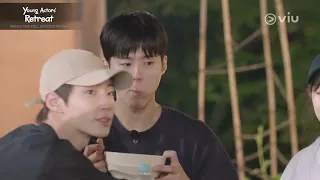 Park Bo Gum's Eating Style | Young Actors' Retreat | Viu