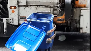 Garbage truck fail - Toter gets packed and destroyed