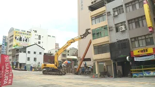 高雄建案施工不良釀路面塌陷 7戶民宅需拆除｜20220815 公視晚間新聞