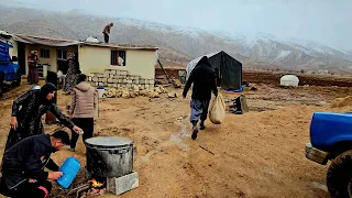 Nomadic life in Iran;🇮🇷 Tehmurt plasters the second room🔨🧱 and Shirvan goes to the wedding