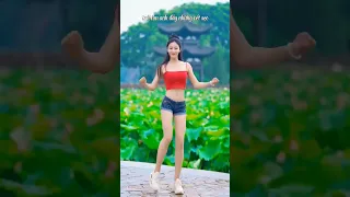 Beautiful dancing girl. 梦醒时分/ ảo mộng tình yêu