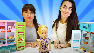 Barbie videoları. Barbie'nin buzdolabını kim daha iyi dolduracak? Sevcan vs Ümit