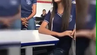 Sofhia cabral canta muito no colegio getiu tavares