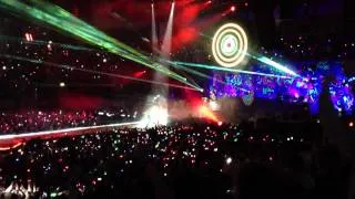 Coldplay @ The O2 London - Viva La Vida & Charlie Brown (09/12/2011) HD