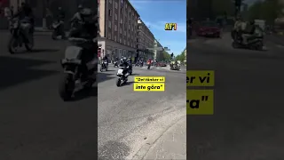 Hundratals mopeder kör runt i Stockholm – vill bli jagade
