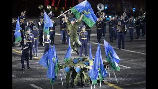 Воздушно-десантные войска и Сводный военный оркестр зажгли этот вечер. Рязанцы вы  бесподобны!