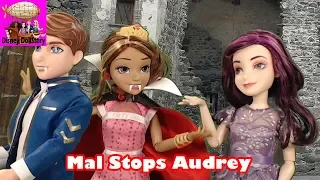 Mal Stops Audrey  - Part 13 - Descendants Monster High Series