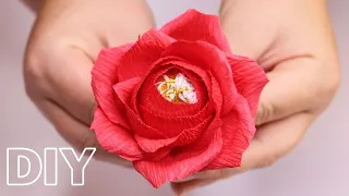 Роза из гофрированной бумаги с конфетой  / DIY Crepe Paper Rose