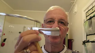 Бритьё опасной бритвой Geo. Wostenholm & son's I-XL straight razor shaving