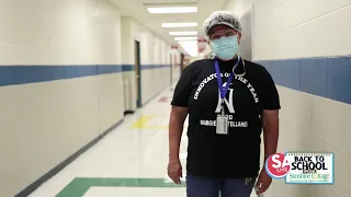 Northside ISD custodian goes above and beyond with kindness | SA Live | KSAT 12